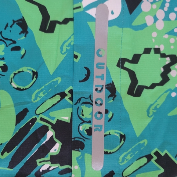 Urban Outdoor Green Kids Hooded Jacket Size 8 Winter Boy or Girl Detachable - Picture 10 of 11